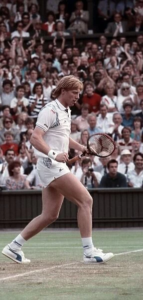 Wimbledon Tennis. Boris Becker. June 1988 88-3488-013