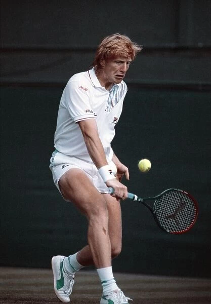 Wimbledon Tennis. Boris Becker (Winner). June 1988 88-3397-121