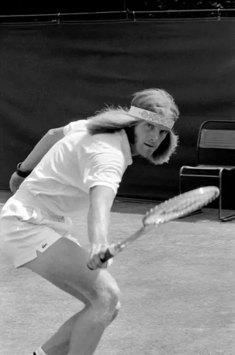 Framed Print : Wimbledon Tennis Championships 1970 1st Day. R. J. Moore (South Africa Framed Print : Wimbledon Tennis Championships 1970 1st Day. R. J. Moore (South Africa