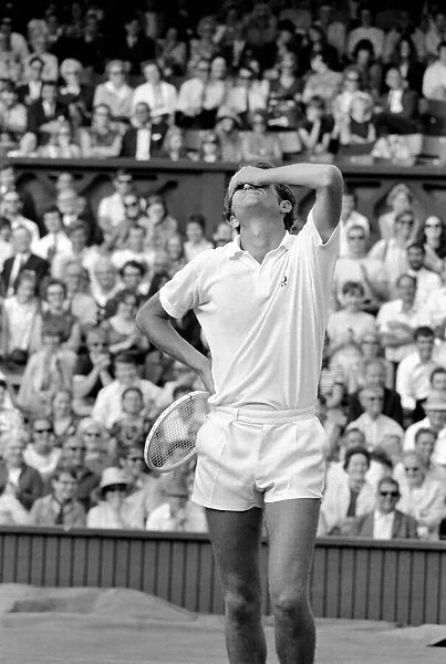 Wimbledon Tennis Championships 1970 1st Day. June 1970 70-5902-002