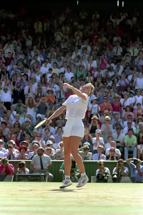 Framed Print : Wimbledon Tennis Championships. Steffi Graf v. Gabriella Sabatini. July 1991 91-4293-033 Framed Print : Wimbledon Tennis Championships. Steffi Graf v. Gabriella Sabatini. July 1991 91-4293-033