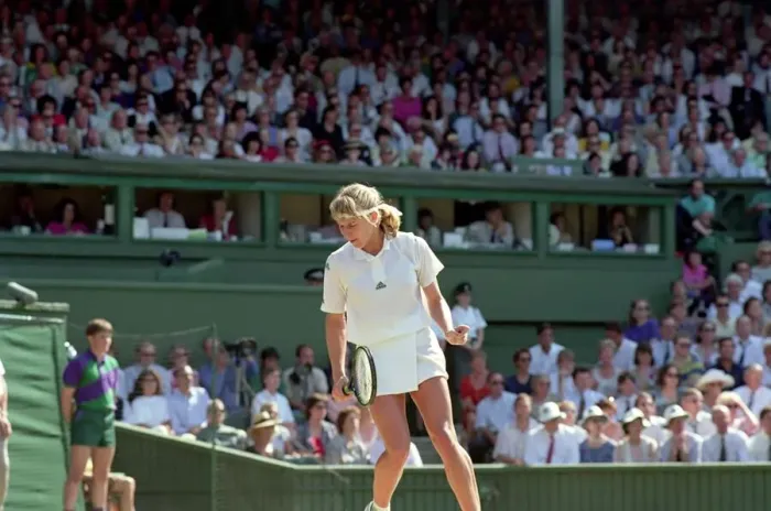 Framed Print : Wimbledon Tennis Championships. Steffi Graf v. Gabriella Sabatini. July 1991 91-4293-029 Framed Print : Wimbledon Tennis Championships. Steffi Graf v. Gabriella Sabatini. July 1991 91-4293-029