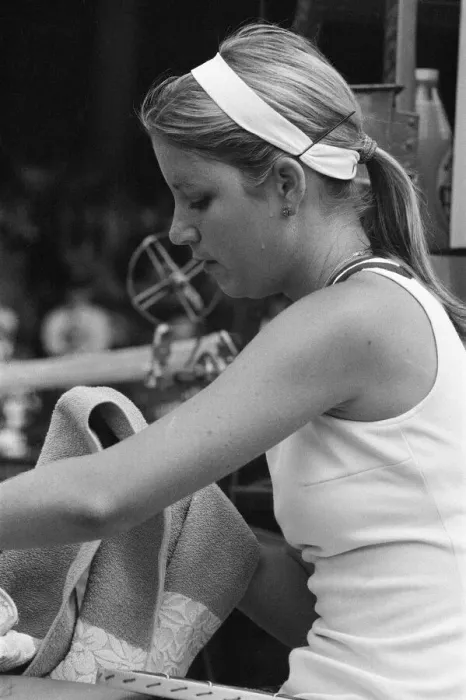 Framed Print : Wimbledon Tennis Championships, Ladies Quarterfinals Day, Monday 30th June 1975