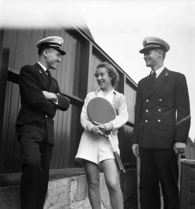 Framed Print : Wimbledon. Tennis Championships. June 1952 C3178