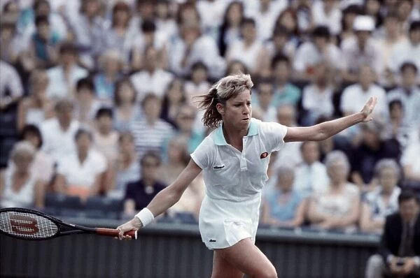 Wimbledon Tennis. (Chris Evert). June 1988 88-3341-026