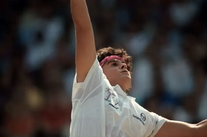 Framed Print : Wimbledon Tennis. Gabriella Sabatini v. Jennifer Capriati. July 1991 91-4261-020 Framed Print : Wimbledon Tennis. Gabriella Sabatini v. Jennifer Capriati. July 1991 91-4261-020