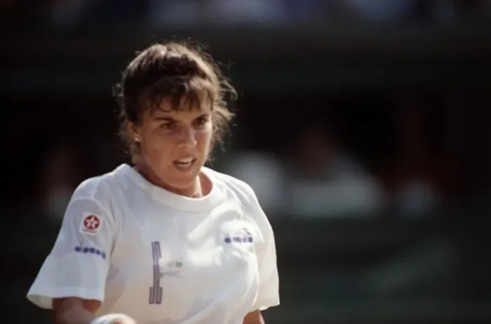 Framed Print : Wimbledon Tennis. Gabriella Sabatini v. Jennifer Capriati. July 1991 91-4261-010