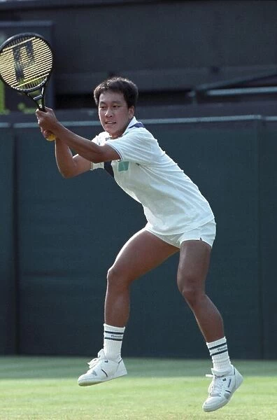 Wimbledon Tennis. Henri Leconte v. Michael Chang. June 1988 88-3353-018