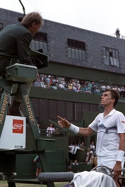 Wimbledon Tennis. Ivan Lendl v. Michiel Schapers. June 1988 88-3397-130