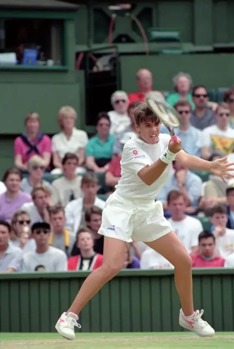 Framed Print : Wimbledon Tennis. J. Capriati v. M. Navratilova. July 1991 91-4197-299 Framed Print : Wimbledon Tennis. J. Capriati v. M. Navratilova. July 1991 91-4197-299