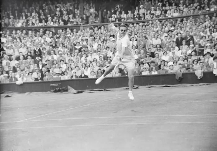 Framed Print : Wimbledon Tennis Jarislav Drobny DM 26 / 6 / 1951 B2981 / 0 Framed Print : Wimbledon Tennis Jarislav Drobny DM 26 / 6 / 1951 B2981 / 0