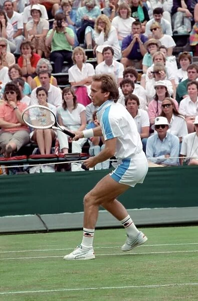 Wimbledon Tennis. John Lloyd. June 1988 88-3422-039