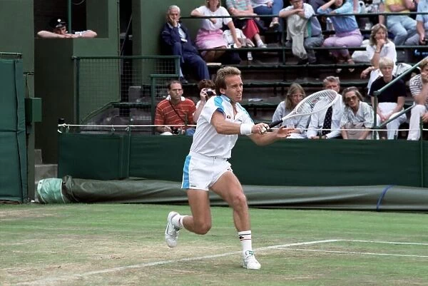 Wimbledon Tennis. John Lloyd. June 1988 88-3422-036