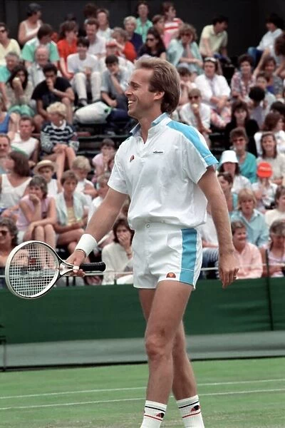 Wimbledon Tennis. John Lloyd. June 1988 88-3422-041