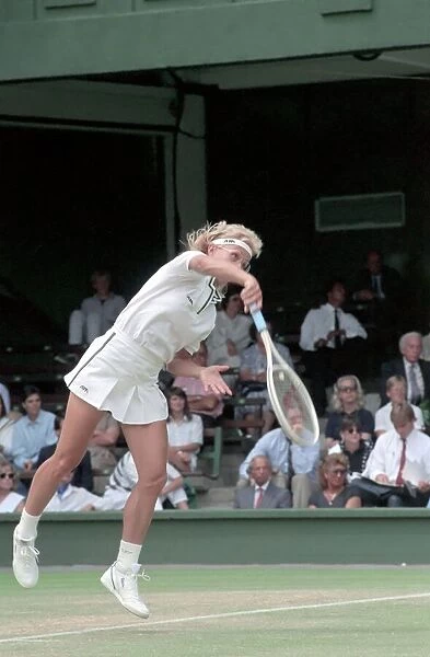 Wimbledon Tennis. Martina Navratilova v. Hanna Mandlikova. July 1989 89-3958-004