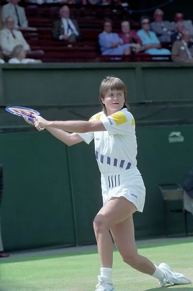 Wimbledon Tennis. Martina Navratilova v. Hanna Mandlikova. July 1989 89-3958-016