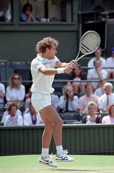 Wimbledon Tennis. Mats Wilander v. Christo Van Rensburg. July 1989 89-3959-001
