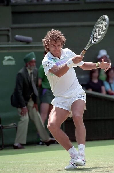 Wimbledon Tennis. Mats Wilander v. Christo Van Rensburg. July 1989 89-3959-002