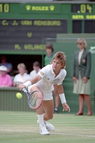 Wimbledon Tennis. Mats Wilander v. Christo Van Rensburg. July 1989 89-3959-010