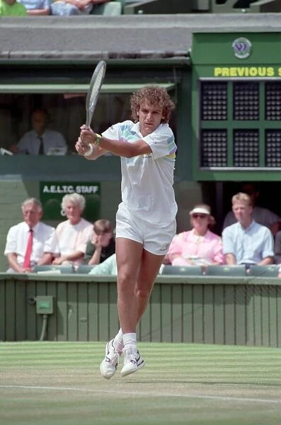 Wimbledon Tennis. Mats Wilander v. Christo Van Rensburg. July 1989 89-3959-007