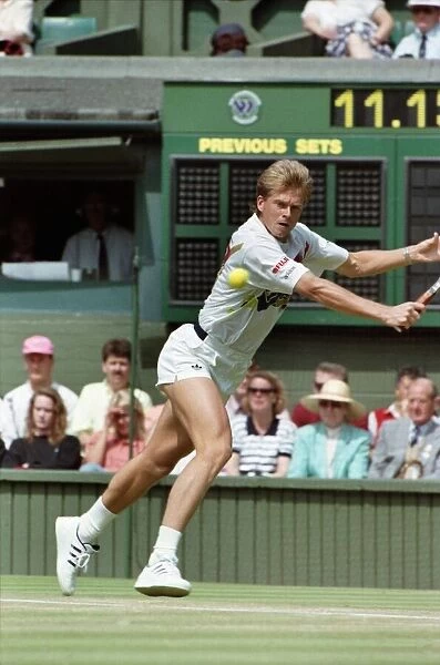 Wimbledon Tennis. McEnroe v. Edberg. July 1991 91-4197-037