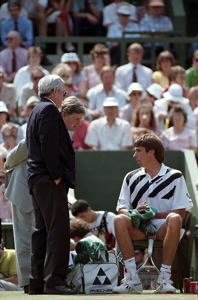 Wimbledon Tennis. Michael Stich v. Stefan Edberg. July 1991 91-4275-010