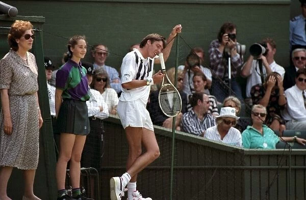 Wimbledon Tennis. Michael Stich v. Stefan Edberg. July 1991 91-4275-016