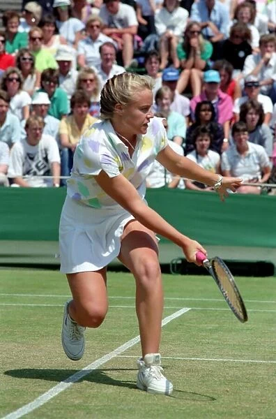 Wimbledon Tennis. Monica seles. Action. June 1989 89-3908-049