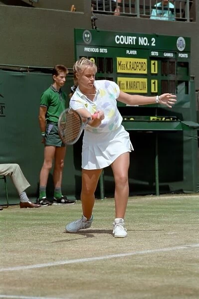 Wimbledon Tennis. Monica seles. Action. June 1989 89-3908-046