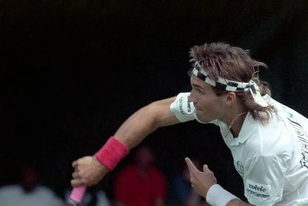 Wimbledon Tennis. (Pat Cash). June 1988 88-3341-016