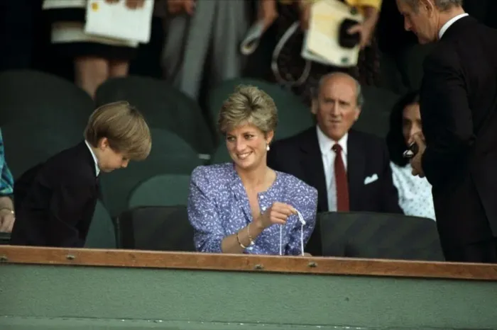 Framed Print : Wimbledon Tennis. Princess Olana+Son, Prince William. July 1991 91-4292-004 Framed Print : Wimbledon Tennis. Princess Olana+Son, Prince William. July 1991 91-4292-004