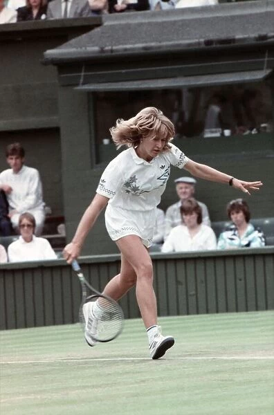 Wimbledon Tennis. Staffi Graf. June 1988 88-3396-029