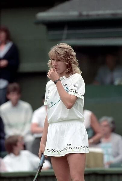Wimbledon Tennis. Staffi Graf. June 1988 88-3396-023