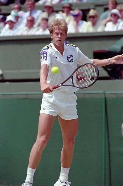 Wimbledon Tennis. Stefan Edberg v. Michael Stich. July 1991 91-4275-117