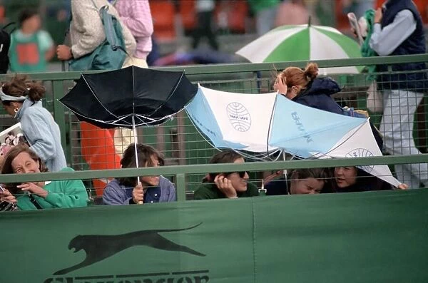 Wimbledon Tennis. Weather Rain Pix. June 1989 89-3840-008