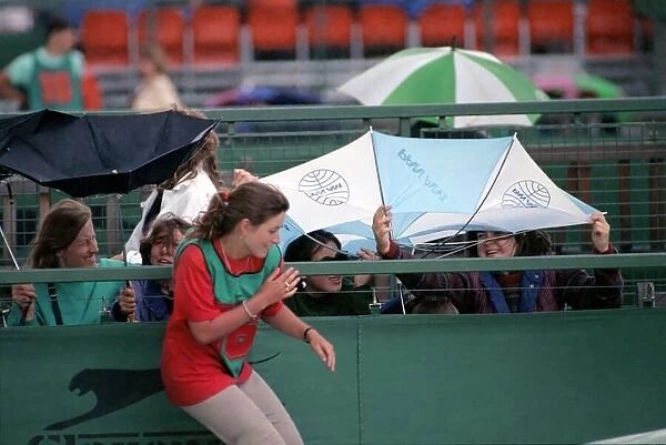 Wimbledon Tennis. Weather Rain Pix. June 1989 89-3840-001