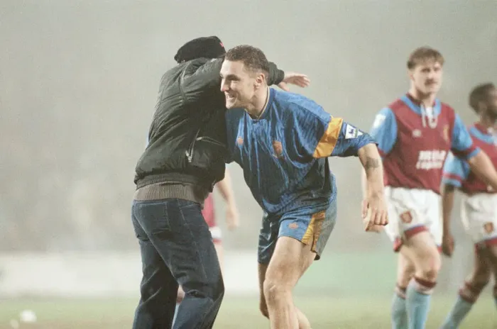Framed Print : Wimbledon verses Aston Villa. FA Cup 4th Round replay at Selhurst Park Framed Print : Wimbledon verses Aston Villa. FA Cup 4th Round replay at Selhurst Park