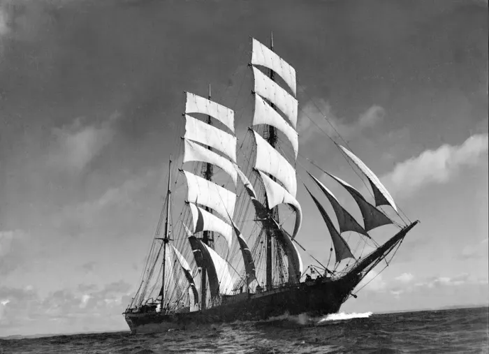 Framed Print : The windjammer Penang seen here sailing in the English Channel Circa 1935
