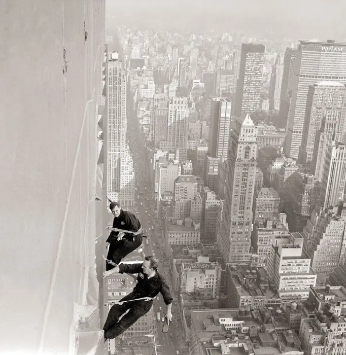 Framed Print : Window Cleaners a 1000 foot above the side walk cleaning the windows of the Empire State Framed Print : Window Cleaners a 1000 foot above the side walk cleaning the windows of the Empire State
