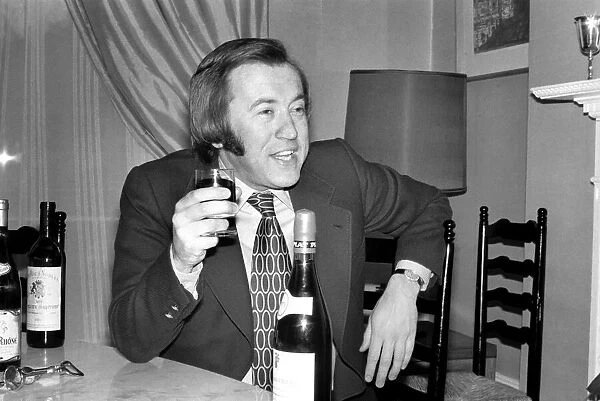 Wine: Mr. David Frost. March 1975 75-01338-002