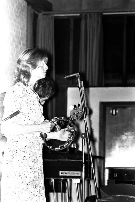 Framed Print : Wings play at the Newcastle University 13 February 1972 - Linda McCartney Framed Print : Wings play at the Newcastle University 13 February 1972 - Linda McCartney