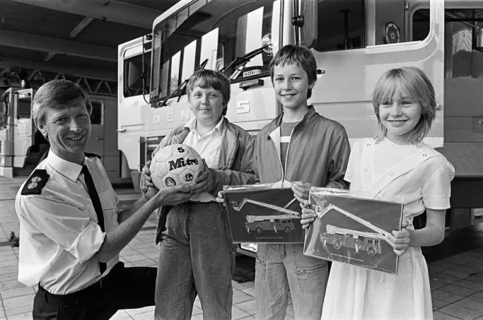 Framed Print : Three winners of Keep Britain Tidy competitions were rewarded for the litter free ideas