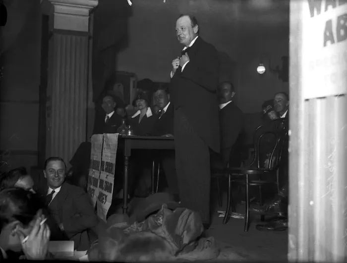 Framed Print : Winston Churchill addressing a meeting February 1924 in the Town Hall in Waltham Framed Print : Winston Churchill addressing a meeting February 1924 in the Town Hall in Waltham