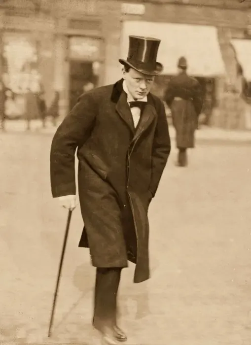 Framed Print : Winston Churchill British Prime Minister. Circa 1907 Framed Print : Winston Churchill British Prime Minister. Circa 1907