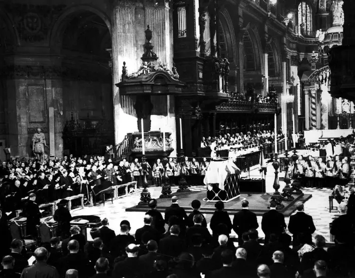 Framed Print : Winston Churchill funeral held at Westminster Abbey 1965 Framed Print : Winston Churchill funeral held at Westminster Abbey 1965