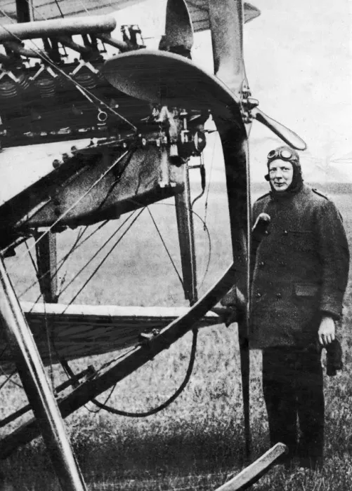 Framed Print : Winston Churchill, pictured after his arrival by air at Portsmouth from Upavon in Framed Print : Winston Churchill, pictured after his arrival by air at Portsmouth from Upavon in