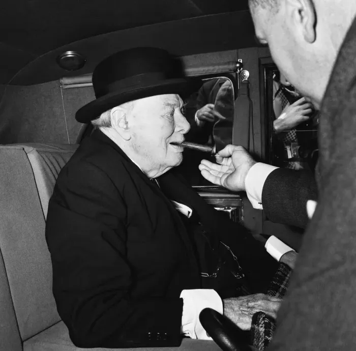 Framed Print : Winston Churchill pictured on his final visit to the House of Commons Framed Print : Winston Churchill pictured on his final visit to the House of Commons