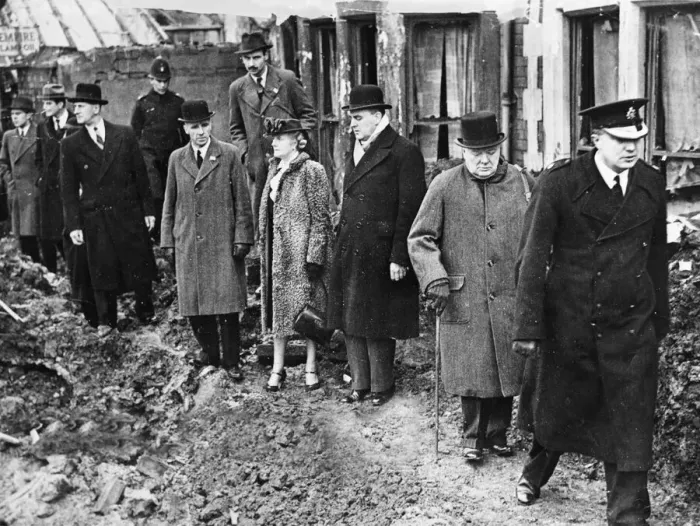Framed Print : Winston Churchill, Sir Charles Maby and Mrs Churchill visit a bombed area in Bristol