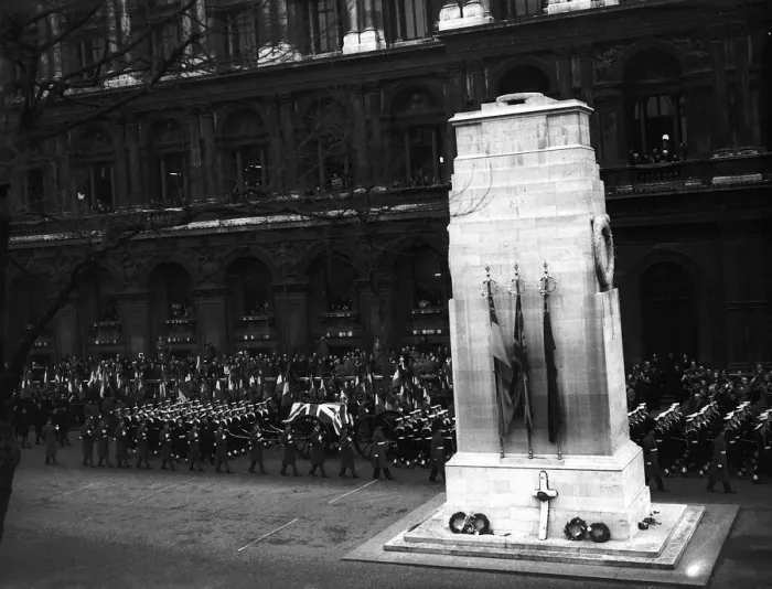 Framed Print : Winston Churchills funeral cortege passes the Cenotaph in 1965 Framed Print : Winston Churchills funeral cortege passes the Cenotaph in 1965