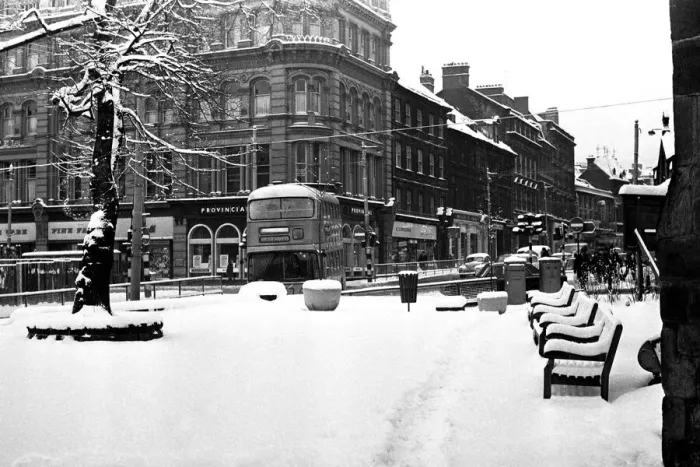 Framed Print : Winter weather 1972. Heavy snow on Grainger Street and Westgate Road, Newcastle. 01 / 02 / 72 Framed Print : Winter weather 1972. Heavy snow on Grainger Street and Westgate Road, Newcastle. 01 / 02 / 72
